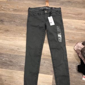 AE NEVER WORN GRAY/ STONE jeggings size 0 reg